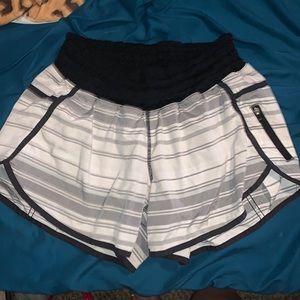 Lululemon Hotty Hot short
